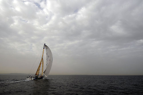 Telefonica Blue return to racing after pulling in overnight to make repairs at the start of Leg 1 of the Volvo Ocean Race 2008-09. Photo copyright Dave Kneale - Volvo Ocean Race. 