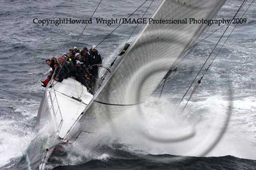 Niklas Zennstr&ouml;m's R&aacute;n, outside Sydney Heads after the start of the Rolex Sydney Hobart Yacht Race 2009. Photo copyright Howard Wright, IMAGE Professional Photography.