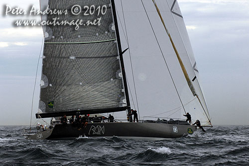 Niklas Zennstr&ouml;m&rsquo;s R&aacute;n, outside the heads after the start of the Rolex Sydney Hobart 2010. Photo copyright Peter Andrews, Outimage Australia.